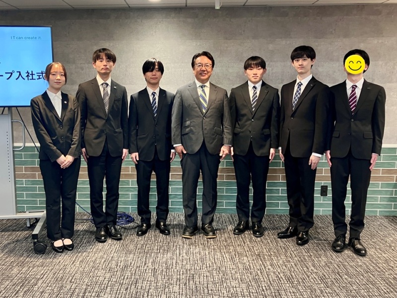 2026年度新入社員との記念写真
